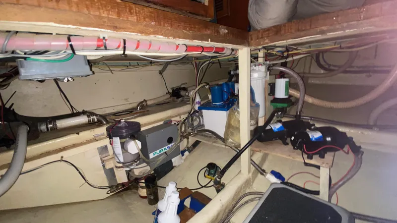 Slide: The Image of Kadey-Krogen Manatee 36 1989 - 65