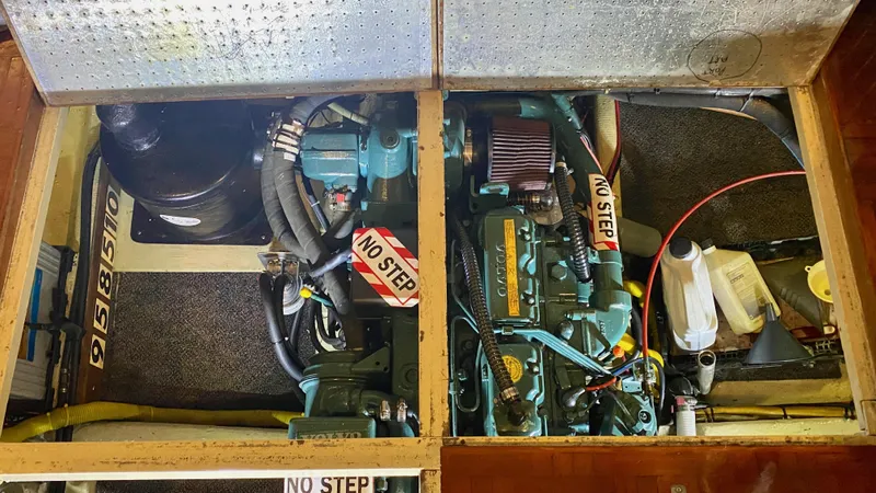 Slide: The Image of Kadey-Krogen Manatee 36 1989 - 68