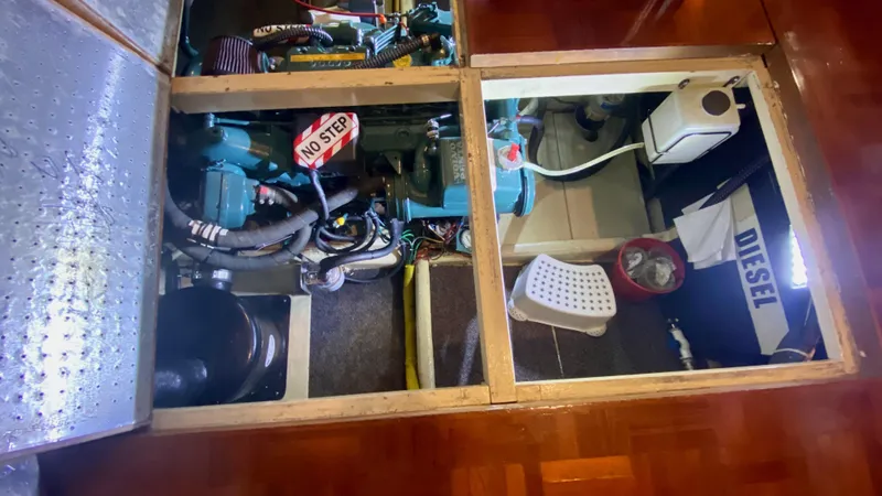 Slide: The Image of Kadey-Krogen Manatee 36 1989 - 72