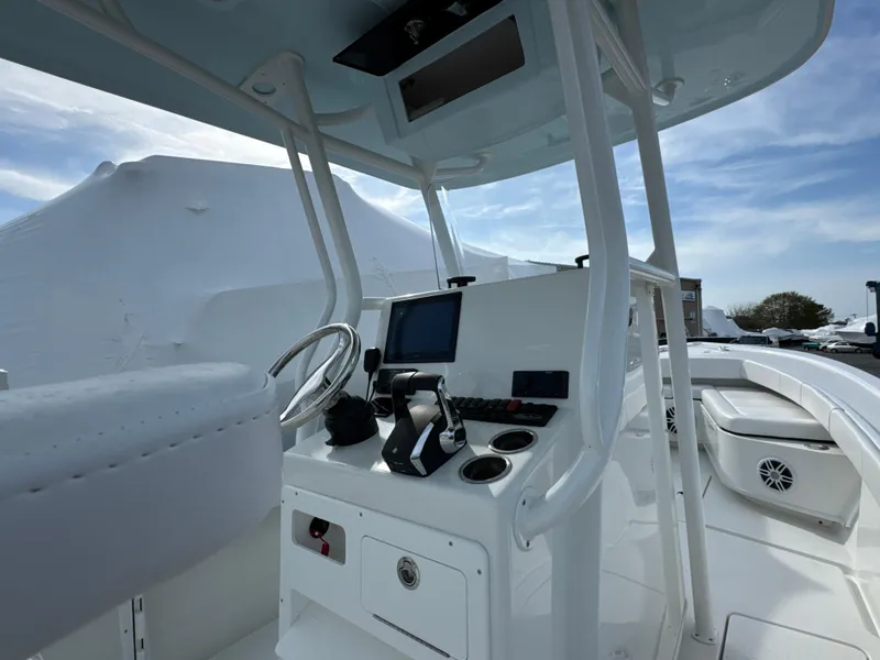 Slide: The Image of Pair Customer 24 Deep Vee Offshore, Pair Customs 24 Deep Vee, REV Yacht Sales, Contender, Regulator, SeaVee, Yellowfin, SeaHunt, SeaPro, Southport, Center Console, Mercury - 16