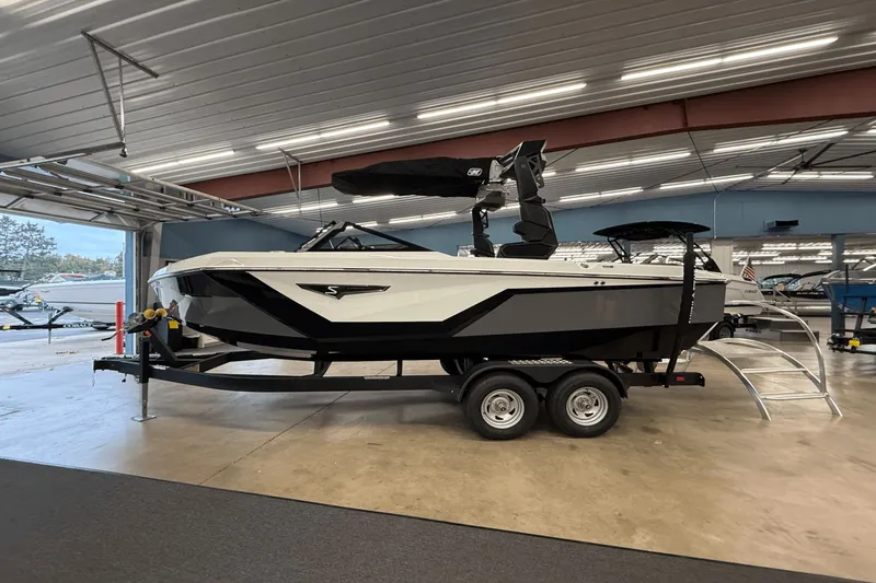 Slide: The Image of Nautique Super Air Nautique S21 2026 - 0