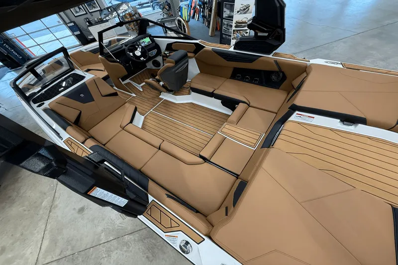 Slide: The Image of Nautique Super Air Nautique S21 2026 - 10