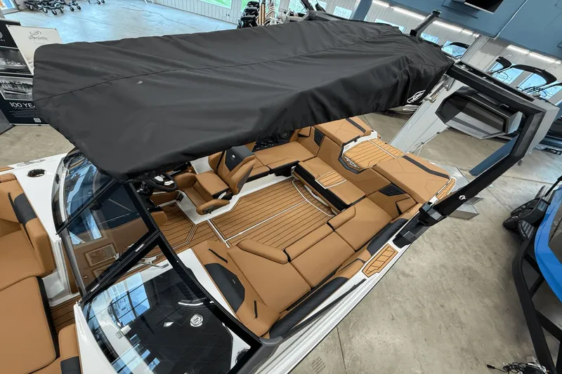 Slide: The Image of Nautique Super Air Nautique S21 2026 - 105