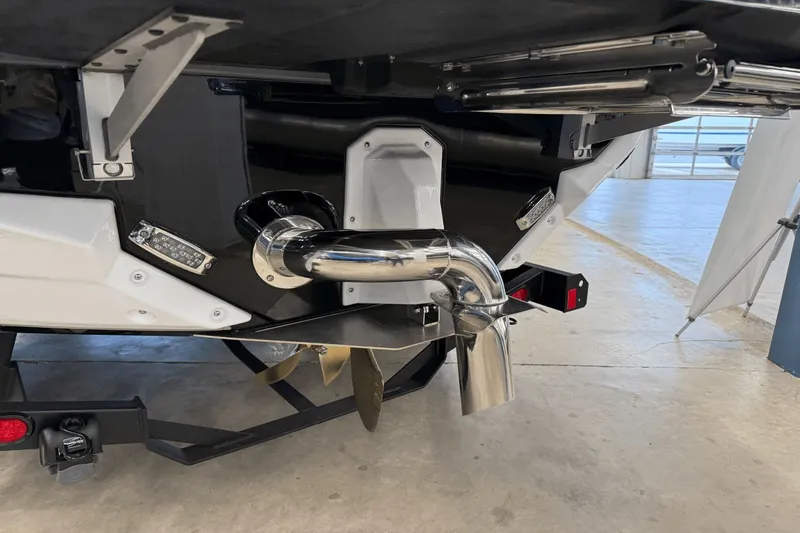 Slide: The Image of Nautique Super Air Nautique S21 2026 - 17