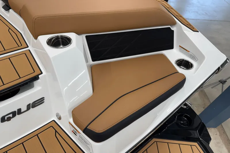 Slide: The Image of Nautique Super Air Nautique S21 2026 - 25