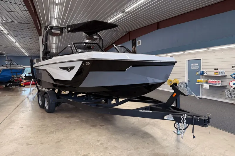 Slide: The Image of Nautique Super Air Nautique S21 2026 - 3