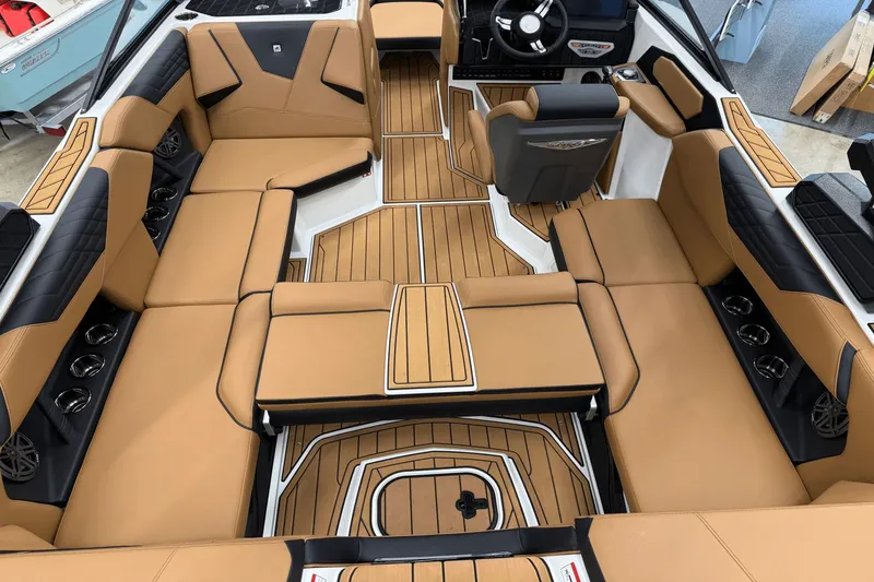 Slide: The Image of Nautique Super Air Nautique S21 2026 - 35