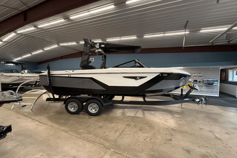 Slide: The Image of Nautique Super Air Nautique S21 2026 - 4