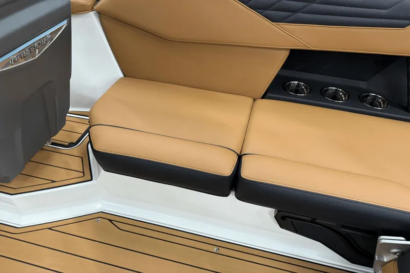 Slide: The Image of Nautique Super Air Nautique S21 2026 - 43
