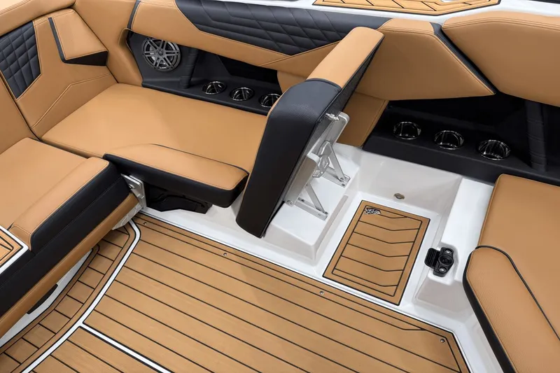 Slide: The Image of Nautique Super Air Nautique S21 2026 - 51