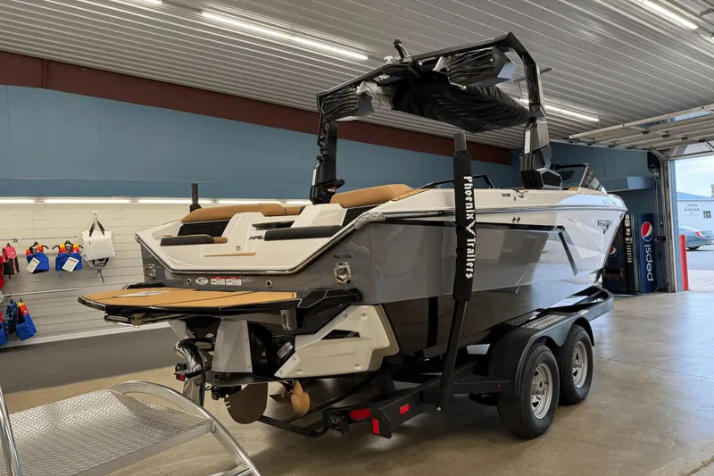 Slide: The Image of Nautique Super Air Nautique S21 2026 - 6
