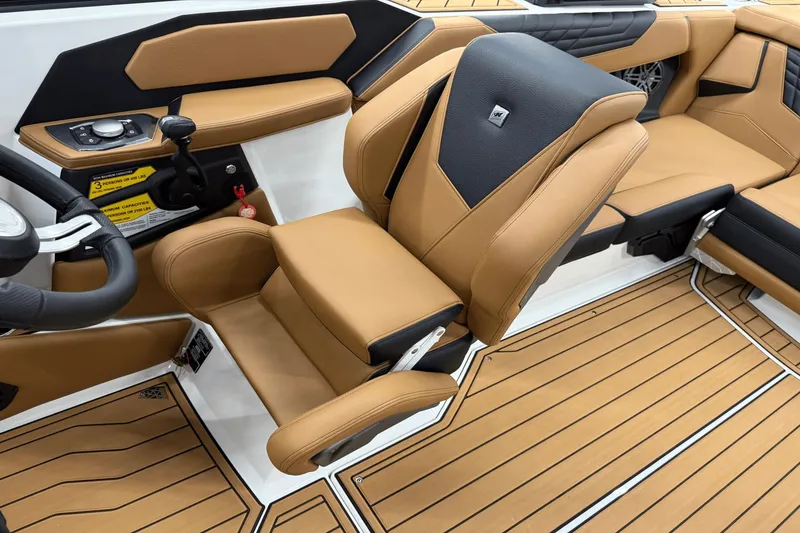 Slide: The Image of Nautique Super Air Nautique S21 2026 - 67