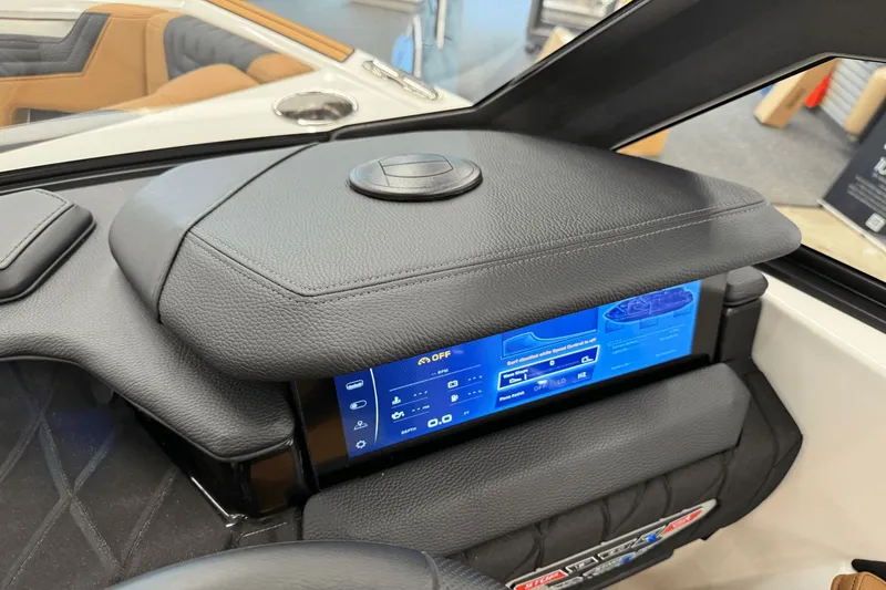 Slide: The Image of Nautique Super Air Nautique S21 2026 - 82