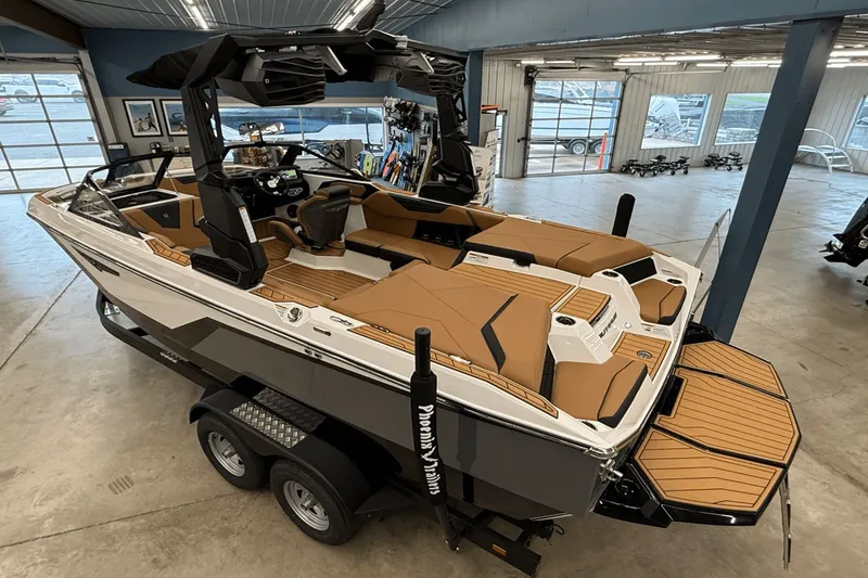 Slide: The Image of Nautique Super Air Nautique S21 2026 - 9