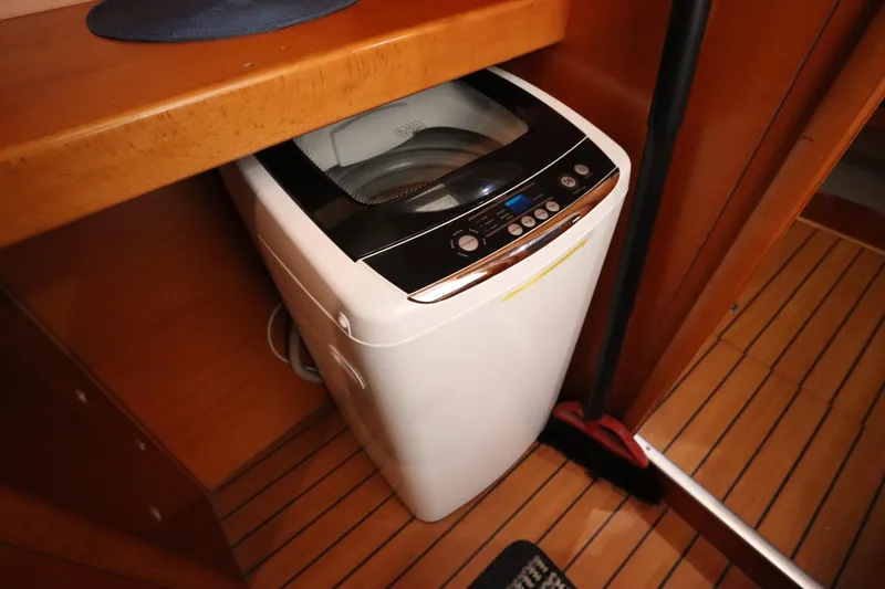 Slide: The Image of Lagoon 380 2001 - 58