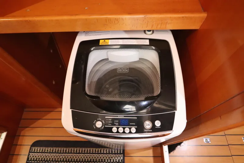 Slide: The Image of Lagoon 380 2001 - 59