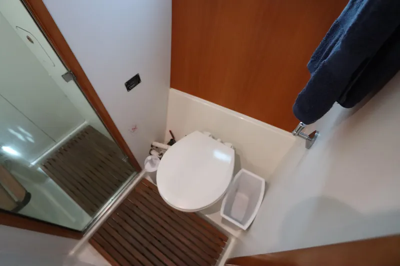 Slide: The Image of Lagoon 380 2001 - 64