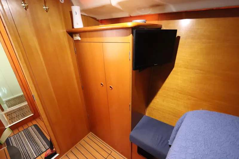 Slide: The Image of Lagoon 380 2001 - 66