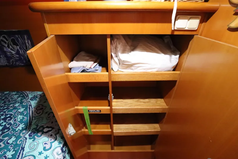 Slide: The Image of Lagoon 380 2001 - 71