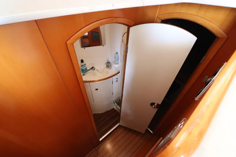 Slide: The Image of Lagoon 380 2001 - 72