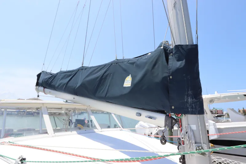 Slide: The Image of Lagoon 380 2001 - 83