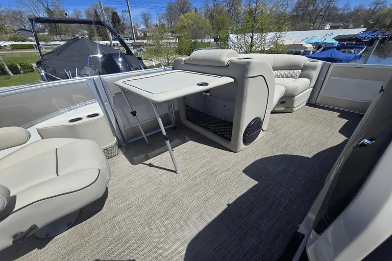 Slide: The Image of Barletta L21QC 2019 - 6