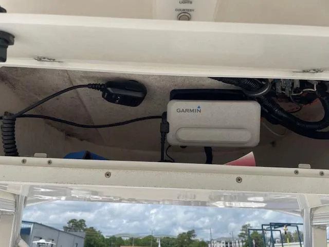 Slide: The Image of 2022 Sea Hunt Ultra 229 boat with Garmin electronics installed in the console. - 11