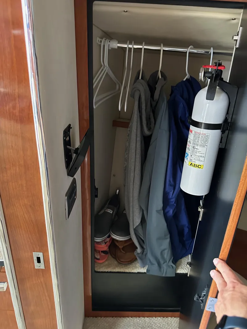 Slide: The Image of Sea Ray 360 Sundancer 2004 - 56