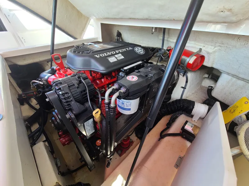 Slide: The Image of Volvo Penta engine in 2007 Regal 2200 Bowrider boat, detailed view. - 32