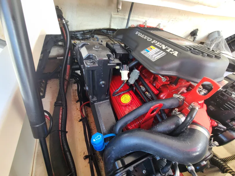 Slide: The Image of Volvo Penta engine in 2007 Regal 2200 Bowrider boat, detailed view. - 33