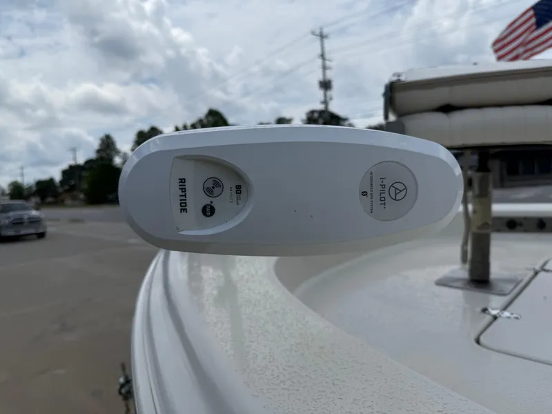 Slide: The Image of 2015 Carolina Skiff 19 Sea Skiff with Minn Kota Riptide trolling motor. - 35