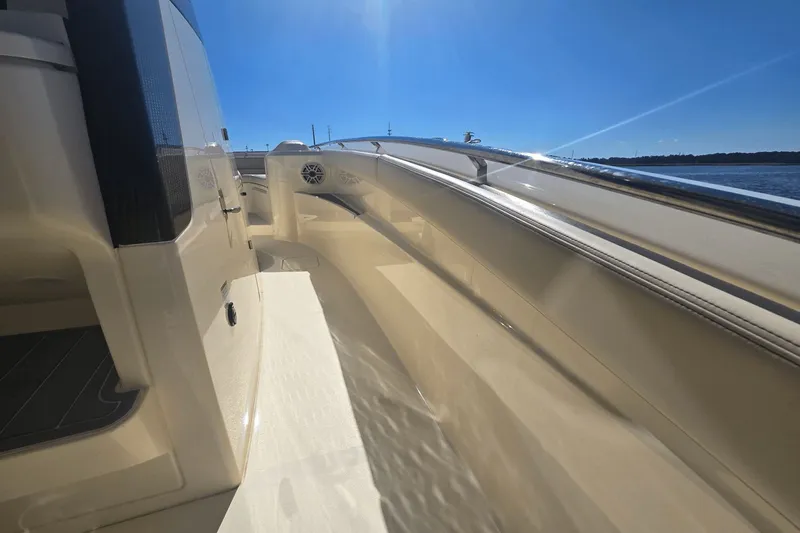 Slide: The Image of Scout 288 LXF 2026 - 31