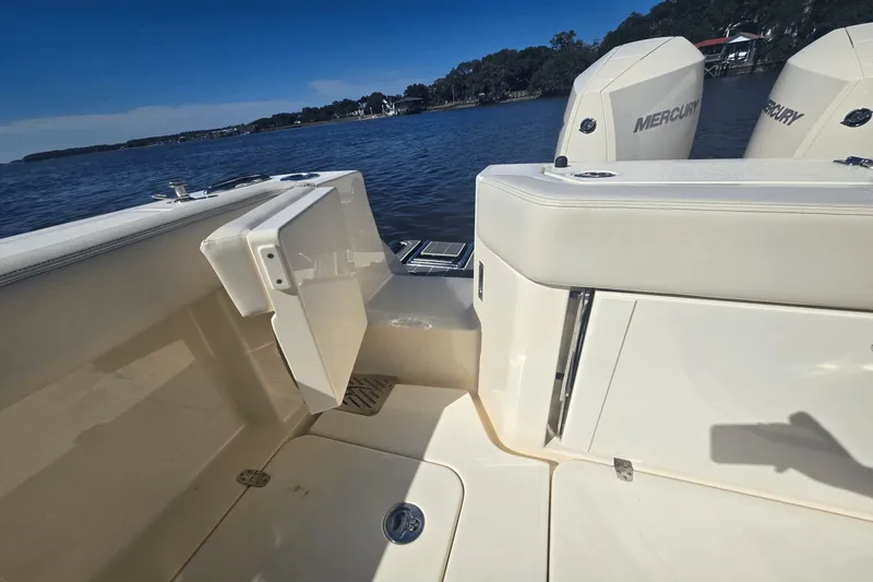 Slide: The Image of Scout 288 LXF 2026 - 7