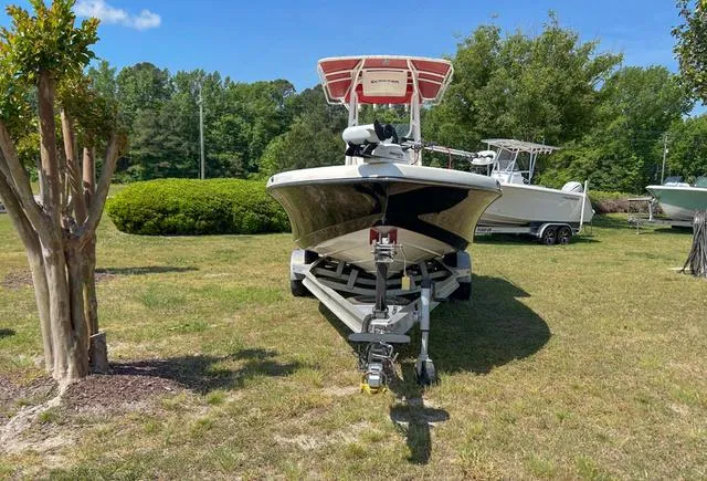 Slide: The Image of Skeeter SX2350 2022 - 14