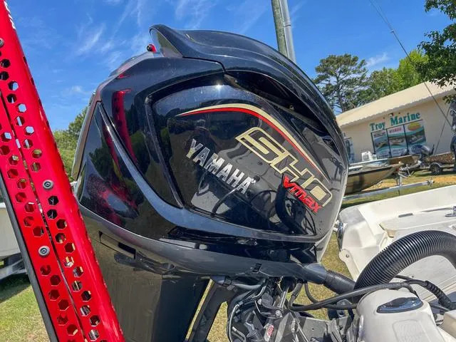 Slide: The Image of Skeeter SX2350 2022 - 17