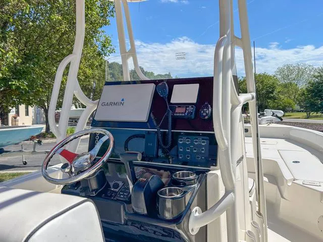 Slide: The Image of Skeeter SX2350 2022 - 5