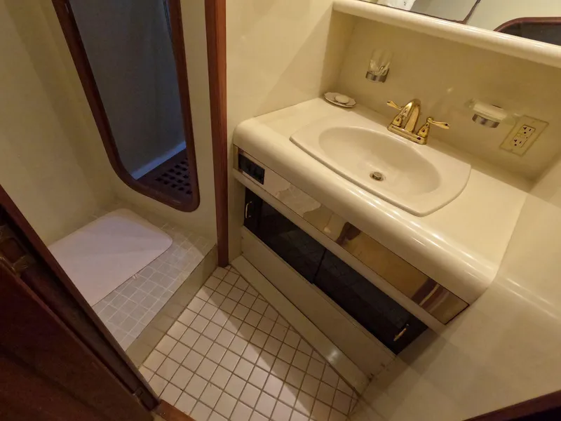 Slide: The Image of Viking Gulfstar 55 MY 1988 - 109