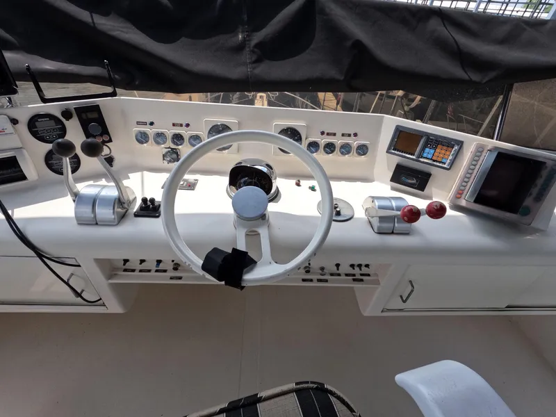 Slide: The Image of Viking Gulfstar 55 MY 1988 - 125