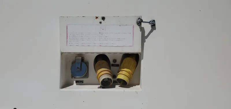 Slide: The Image of Electrical panel on 1988 Viking Gulfstar 55 MY yacht with connectors and instructions. - 37