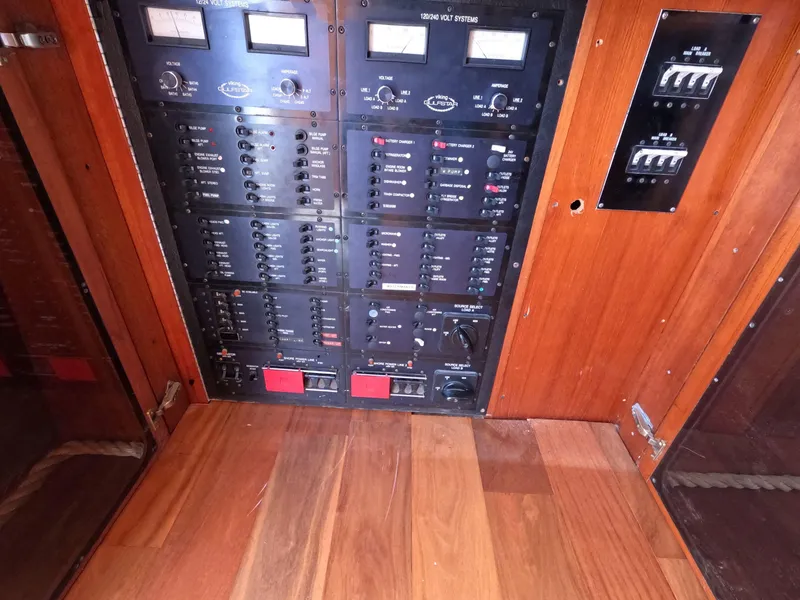 Slide: The Image of Viking Gulfstar 55 MY 1988 - 54