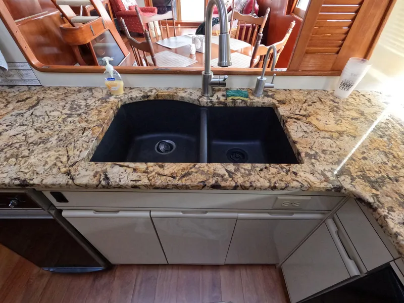 Slide: The Image of Viking Gulfstar 55 MY 1988 - 62