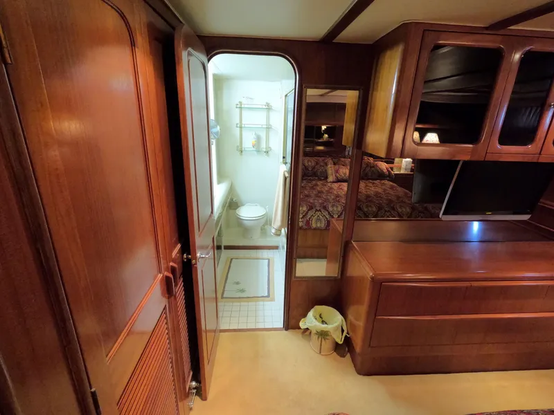 Slide: The Image of Viking Gulfstar 55 MY 1988 - 80