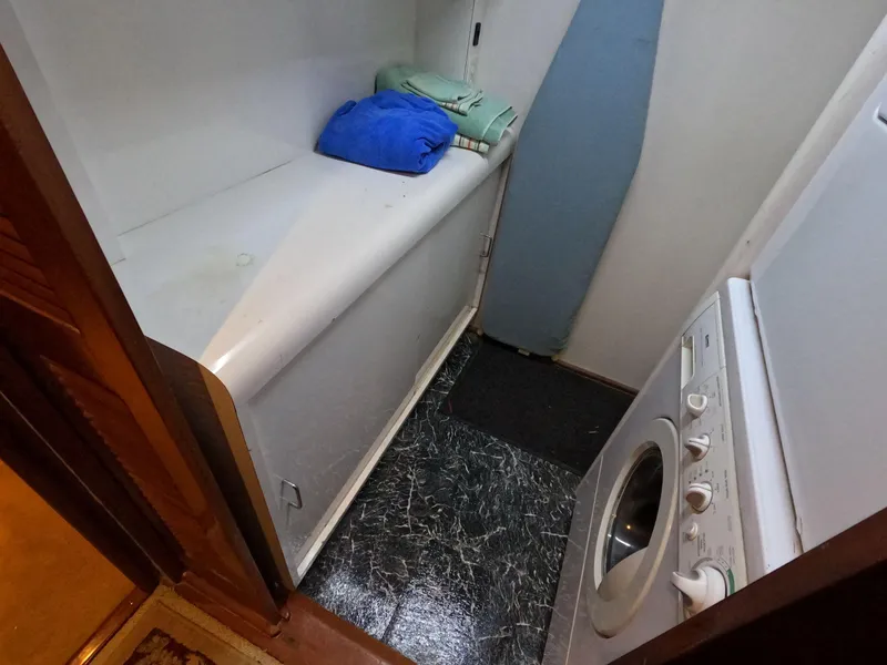 Slide: The Image of Viking Gulfstar 55 MY 1988 - 87