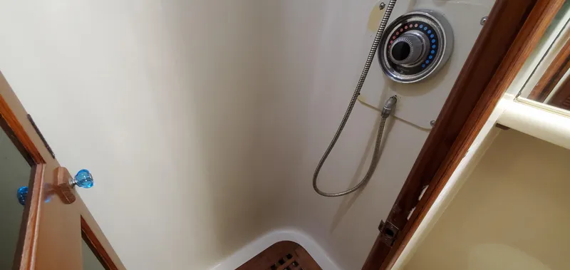 Slide: The Image of Viking Gulfstar 55 MY 1988 - 98