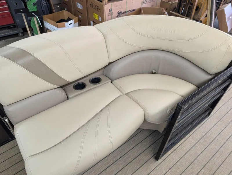 Slide: The Image of Luxurious seating on 2018 Sylvan Mirage Cruise 8524 Entertainer pontoon boat. - 5