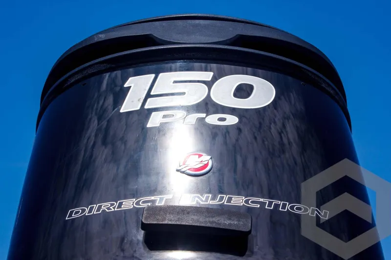 Slide: The Image of 2014 Nitro Z Series Z-7 outboard motor, 150 Pro Direct Injection, close-up view. - 10