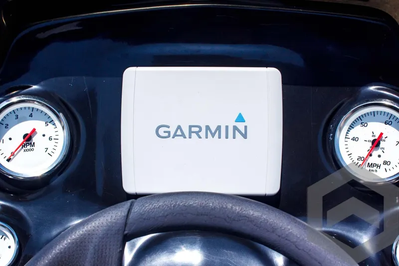 Slide: The Image of Dashboard of 2014 Nitro Z Series Z-7 with Garmin GPS and gauges. - 34