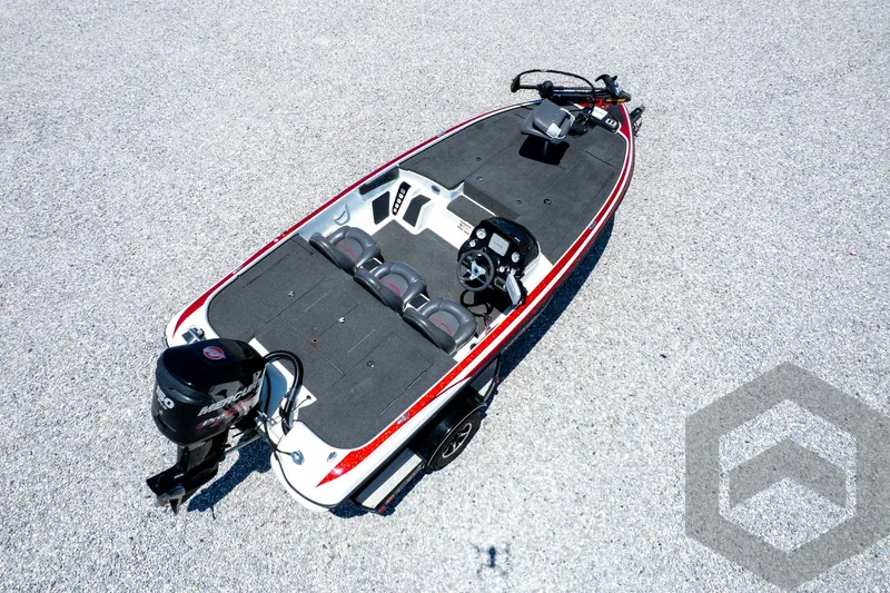 Slide: The Image of 2014 Nitro Z Series Z-7 boat, aerial view, on gravel surface. - 42