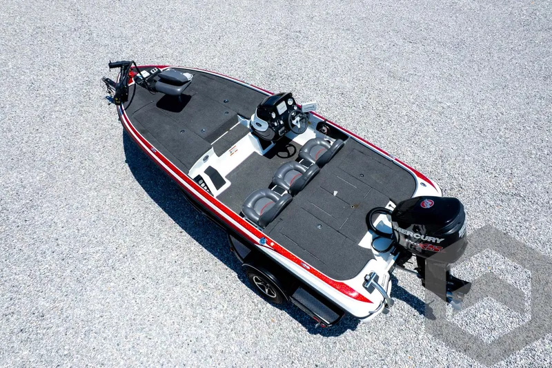 Slide: The Image of 2014 Nitro Z Series Z-7 fishing boat with Mercury engine, aerial view. - 44