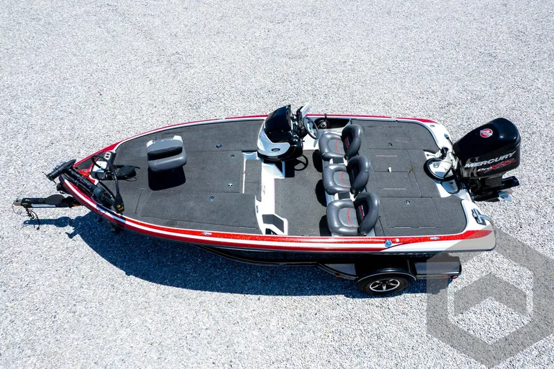 Slide: The Image of 2014 Nitro Z Series Z-7 boat with Mercury engine, top view on gravel surface. - 45